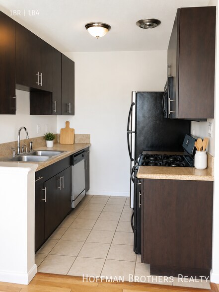 Building Photo - 3711 Mentone Ave