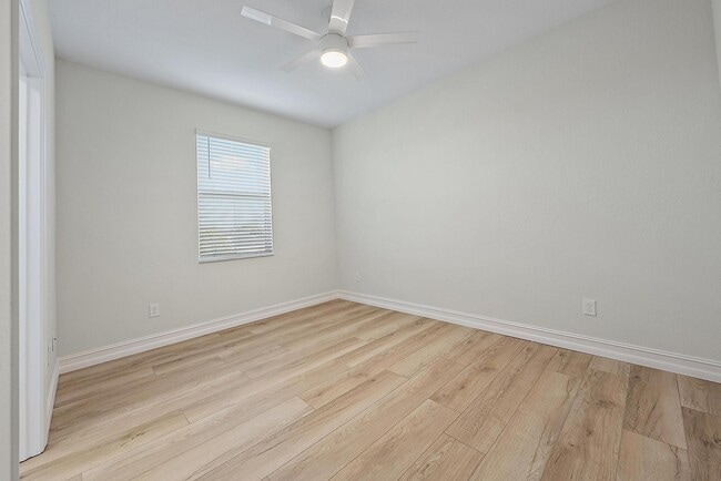 Building Photo - 4770 SW Ardsley Dr
