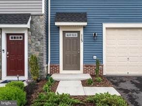Building Photo - 113 Heyford Dr
