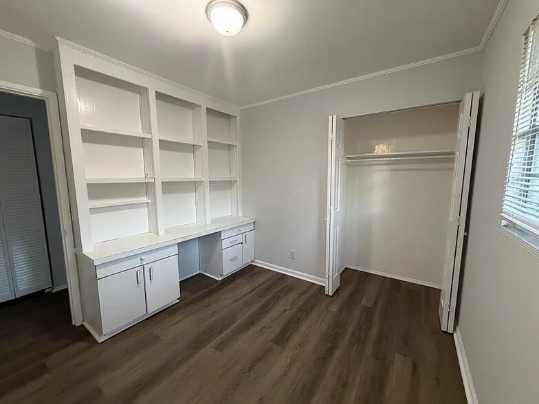 Building Photo - 1511 Mulberry St