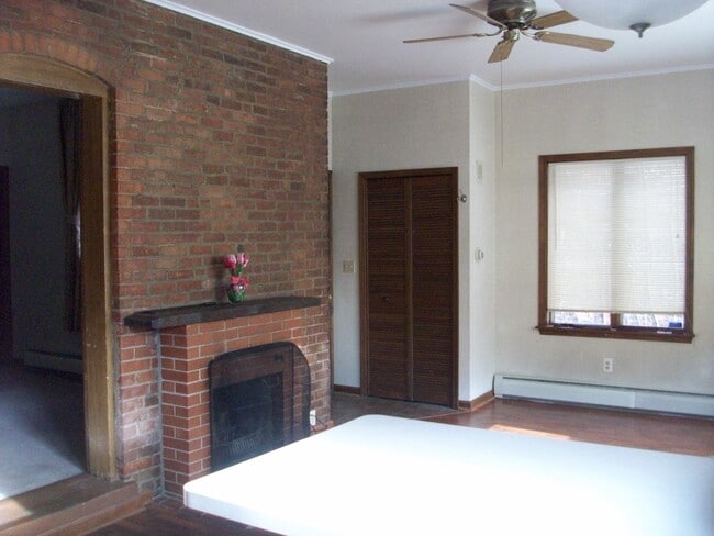 Living Room - 473 Virginia St