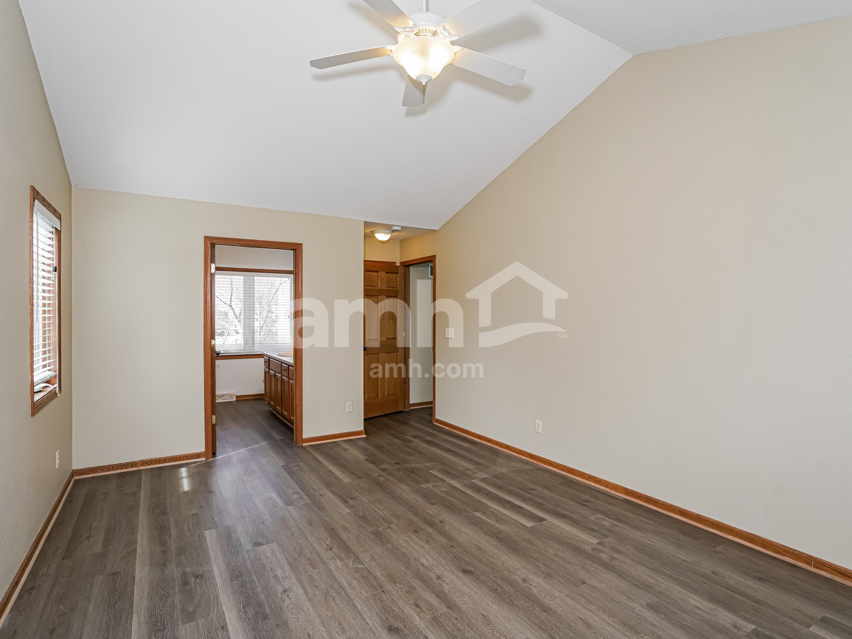 Building Photo - 338 Ponderosa Dr