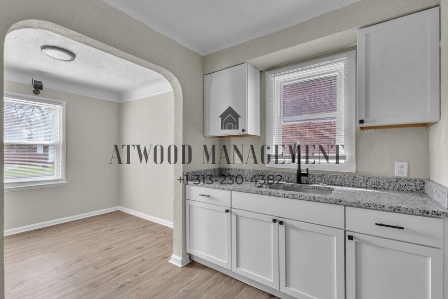 Building Photo - This beautifully updated 2-bedroom, 1-bath single-family home is ready for move-in!