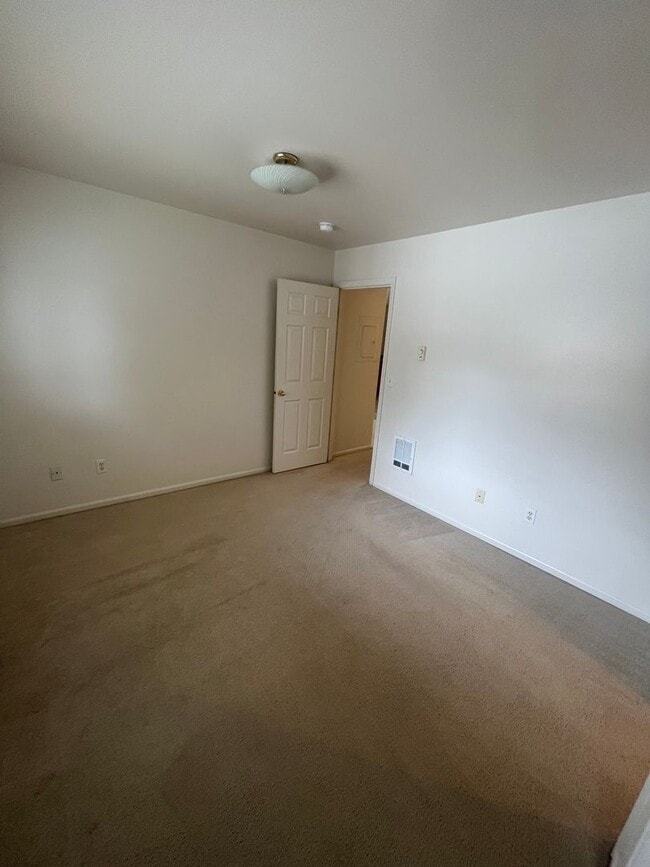 Building Photo - 1683 Ono Ave