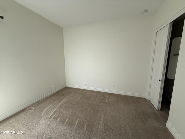 Building Photo - 4333 E Grand Canyon Dr