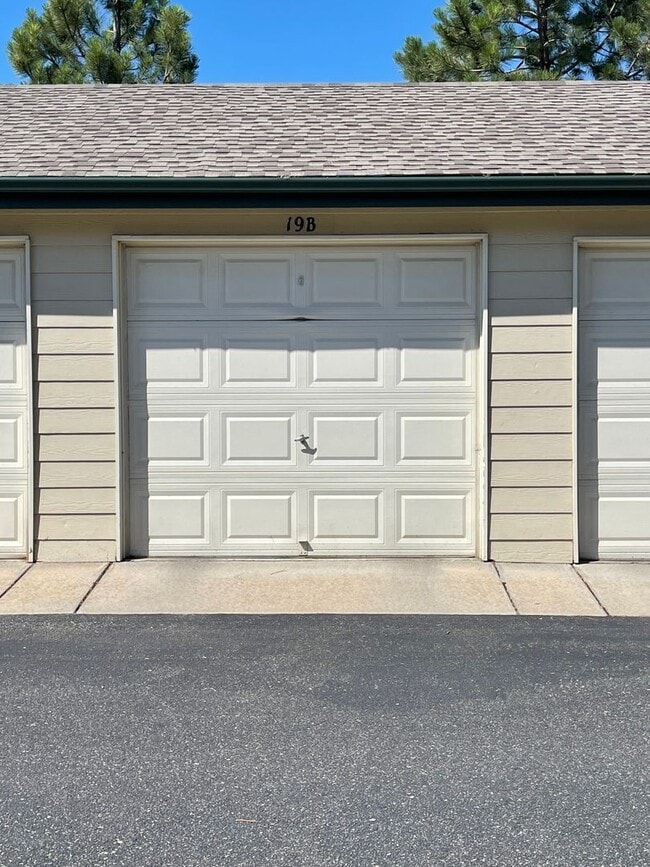 Building Photo - 3002 W Elizabeth St