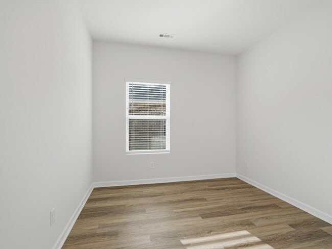 Building Photo - 6141 Feather Wy SE
