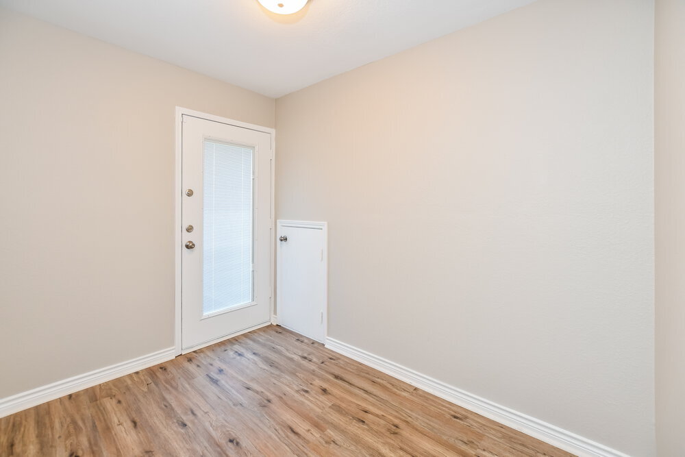 Building Photo - 321 Rustic Grove Ln