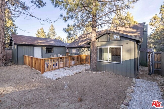 Building Photo - 333 Downey Dr