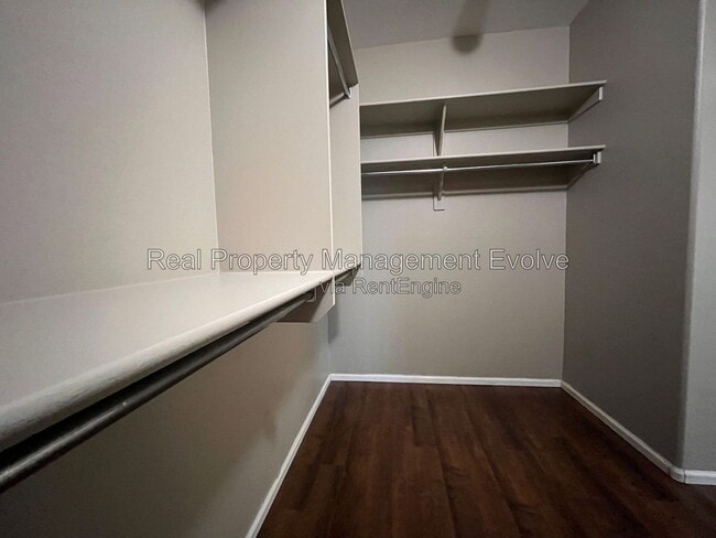 Building Photo - 16115 W Durango St