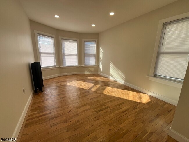 Building Photo - 90 Burchard Ave