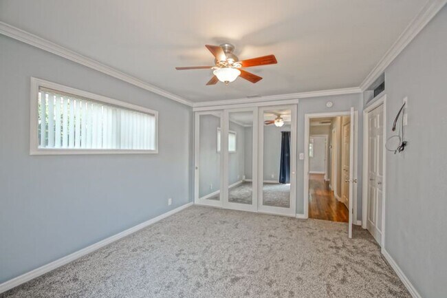 Building Photo - Beautifully Remodeled, Bright & Airy Home w/ Detached Bonus Room w/ Bath & 1-Car Garage, Front Ya...