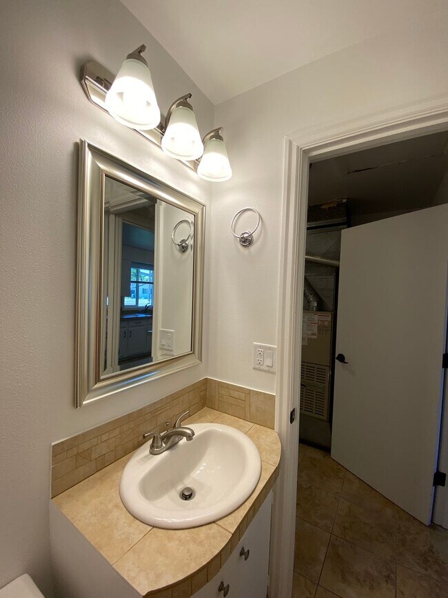 Building Photo - 355irv