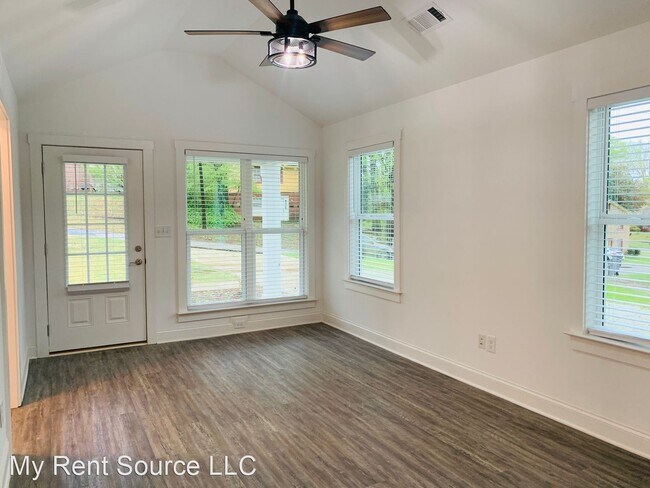Building Photo - 2 br, 2 bath House - 105 Oak St