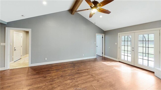 Building Photo - 1802 Southwood Dr
