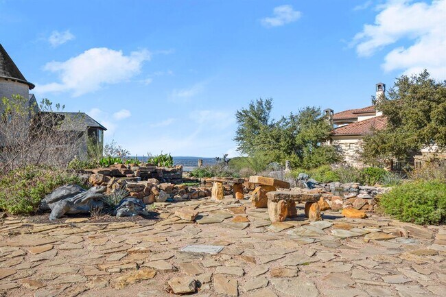 Building Photo - 13240 Villa Montana Way