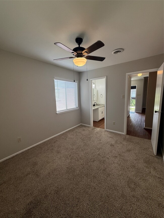 Building Photo - 923 Carrell St