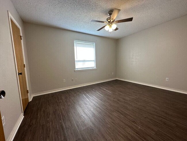 Building Photo - 309 Brookwood Dr