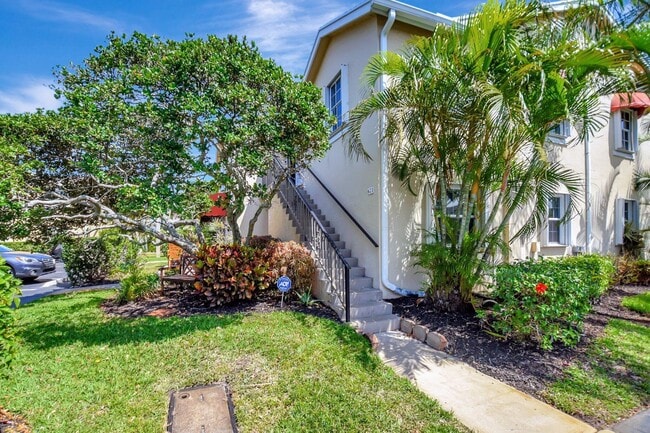 Building Photo - 621 Waterside Dr