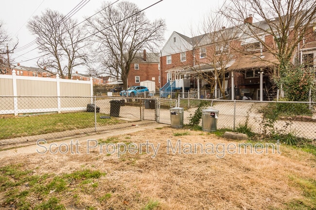 Building Photo - 8627 Willow Oak Rd