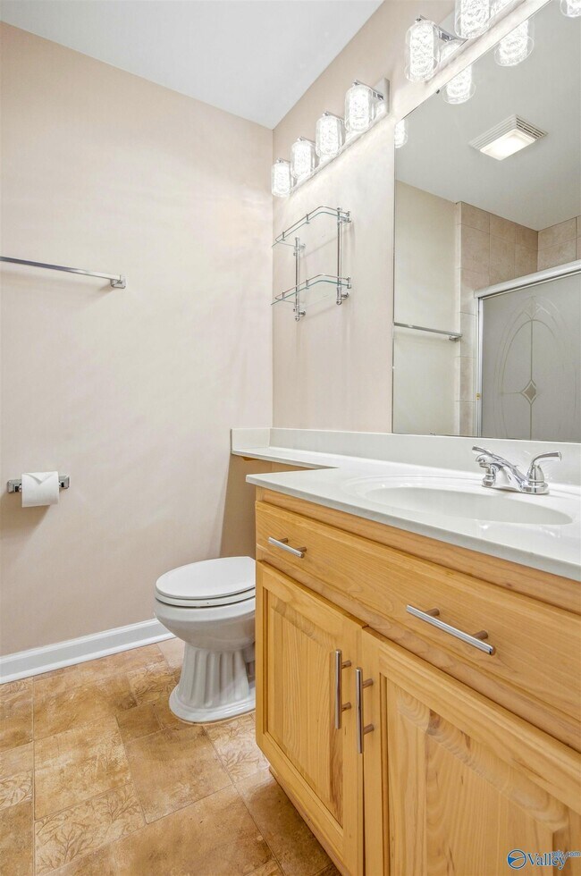 Building Photo - 2008 Burlingame Dr SE