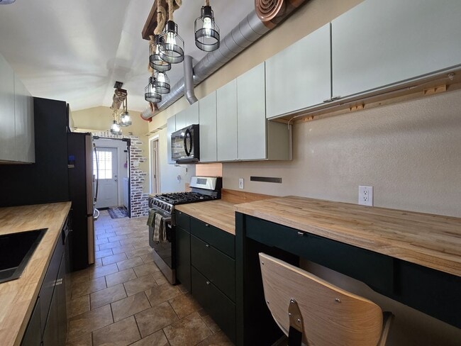 Building Photo - 346 Kayenta Dr