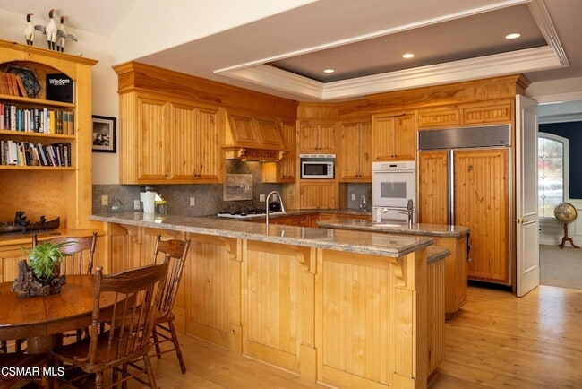 Building Photo - 2094 Trentham Rd