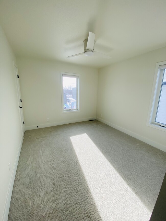 Building Photo - 4216 CYPRESS Pl