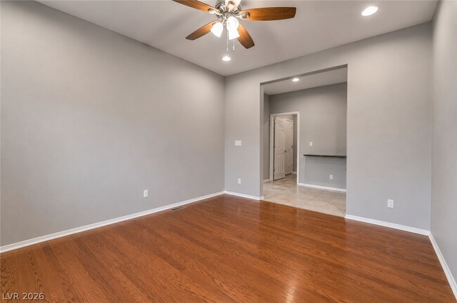 Building Photo - 5465 Finestra St