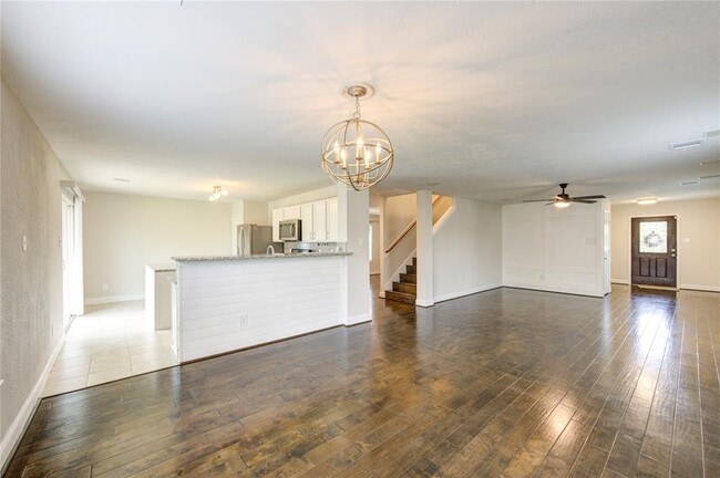 Building Photo - 18503 Fair Grange Ln