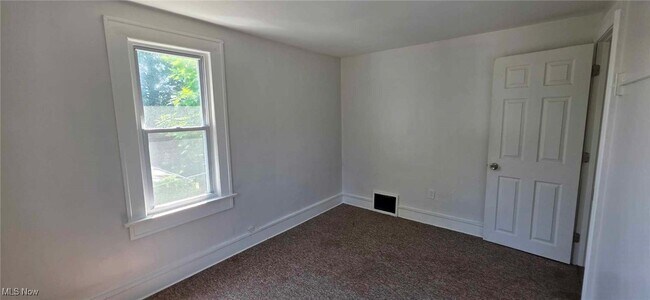Building Photo - 496 Rothrock Ave