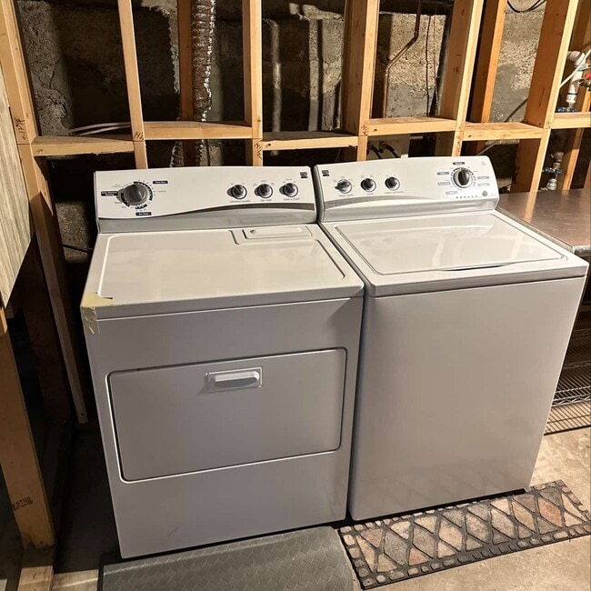 Building Photo - 45 E Simpson Ave