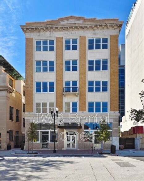 Primary Photo - 218 Church St W
