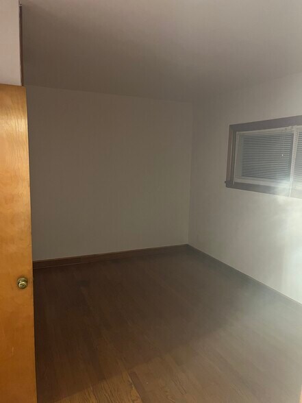 Building Photo - 2806 S Lenox St