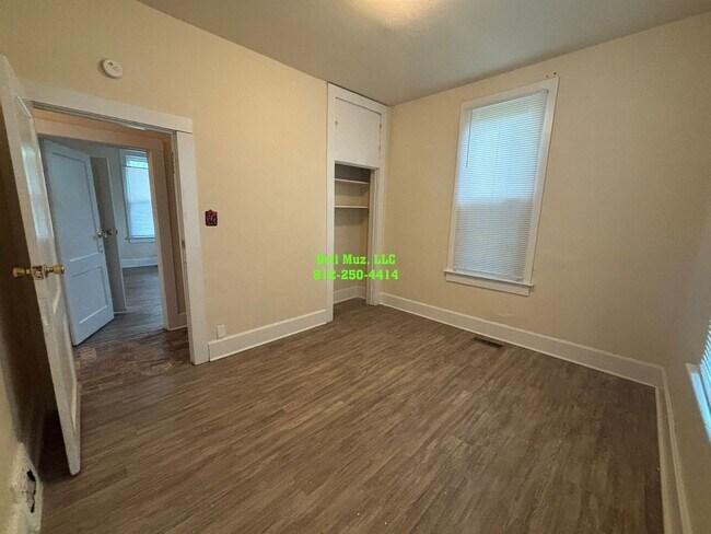 Building Photo - 213 Taylor Ave