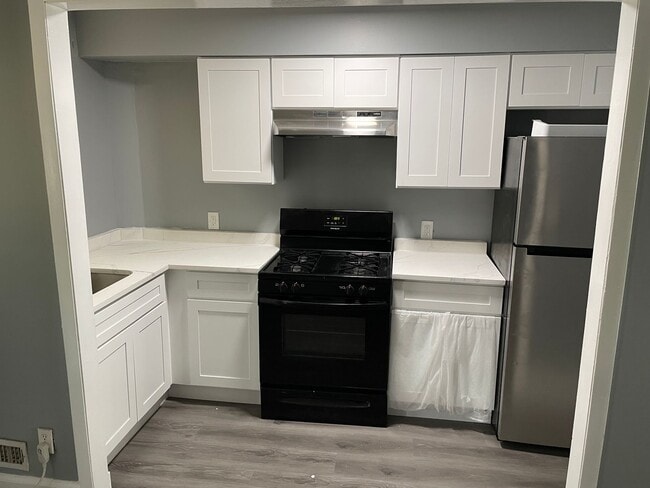 Building Photo - Two-Bedroom Home in Baltimore