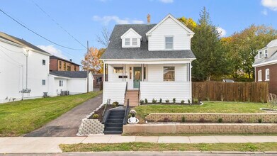 Building Photo - 111 Belden St