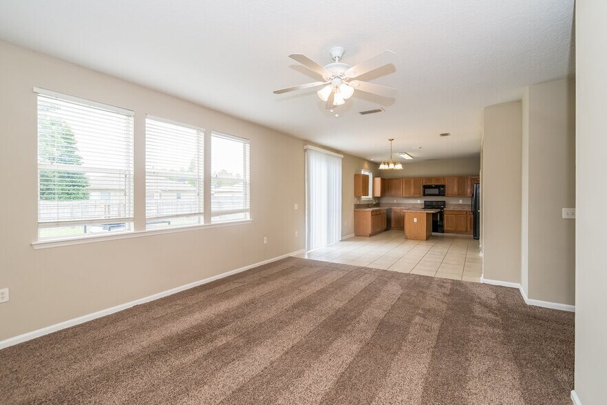 Building Photo - 2300 Justin Lake Dr