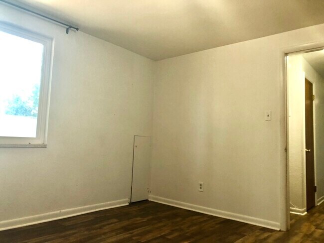 Building Photo - Stunning Duplex in Greeley