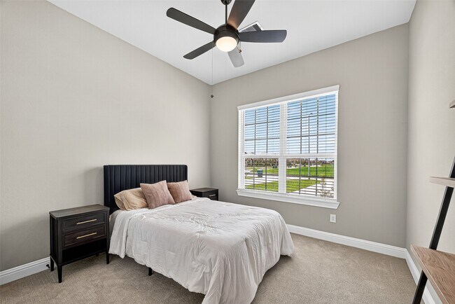 Building Photo - 2135 Tioga Vw Dr