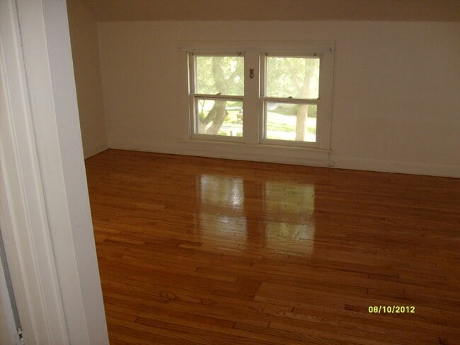 Building Photo - 152 E Gorham St