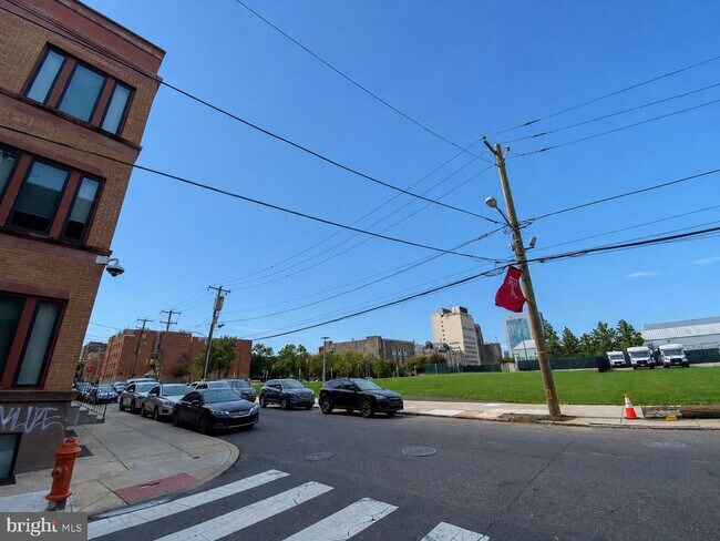 Building Photo - 2020 N Carlisle St
