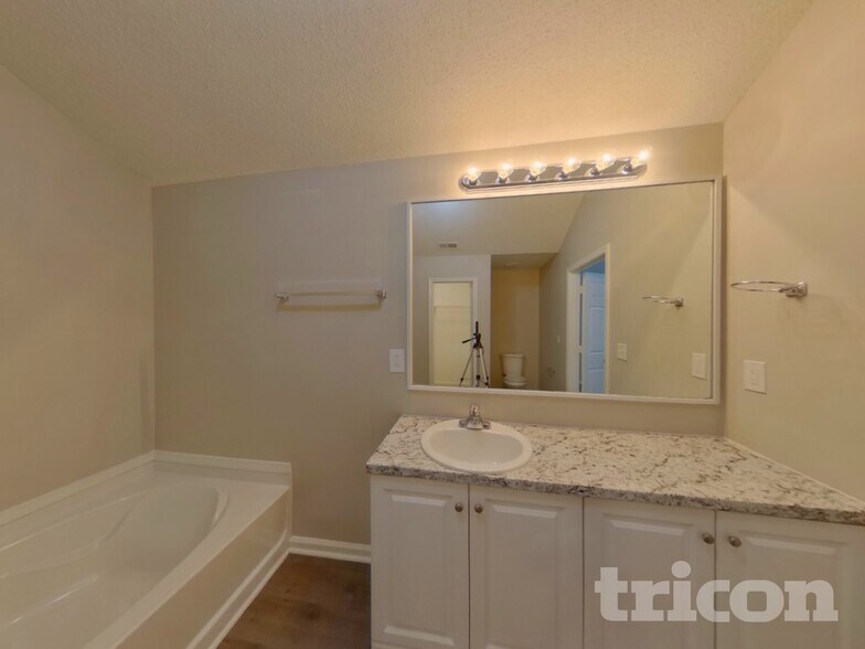 Building Photo - 417 Havenbrook Way NW