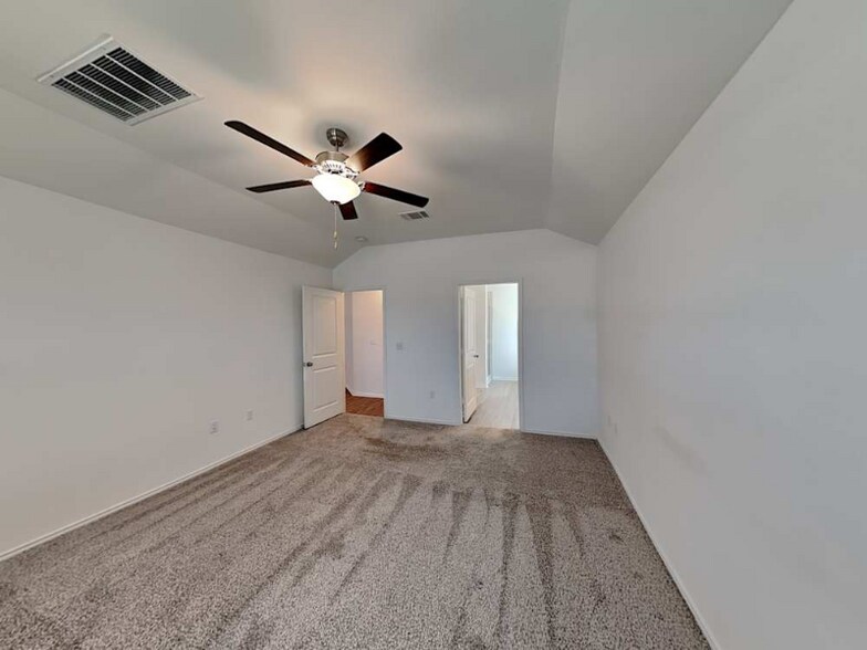 Building Photo - 10500 Steinbeck Dr