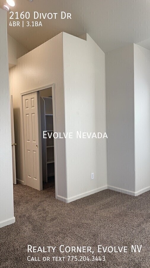 Building Photo - 2160 Divot Dr