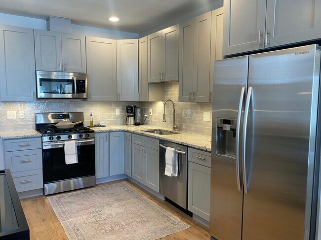 Building Photo - 3009 California St