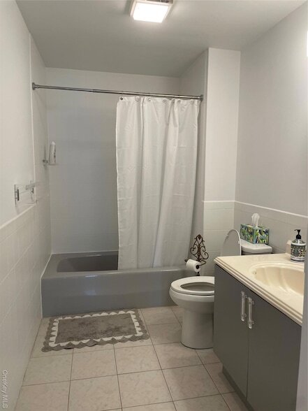 Building Photo - 45 Romana Dr