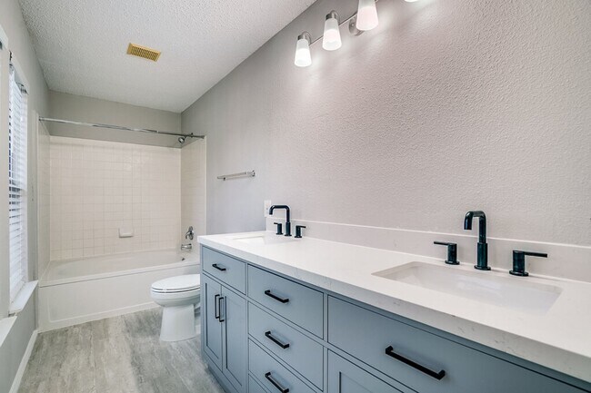 Building Photo - 1001 Howell Terrace Pl