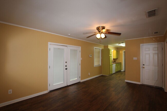 Building Photo - Coming Soon: 4 Bedroom 2 Bath home in Tyler!