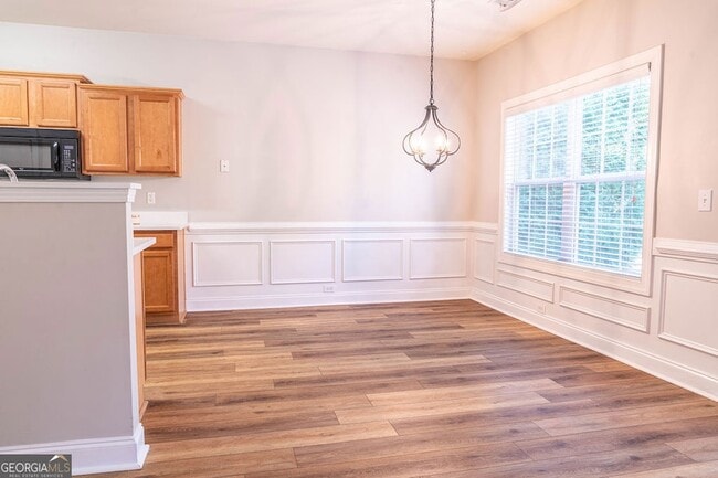 Building Photo - 2046 Barberry Dr